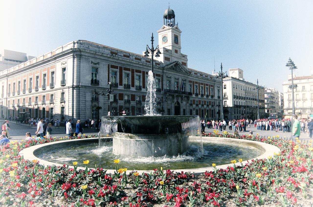 Santa Ana Apartamento Madrid Exterior photo