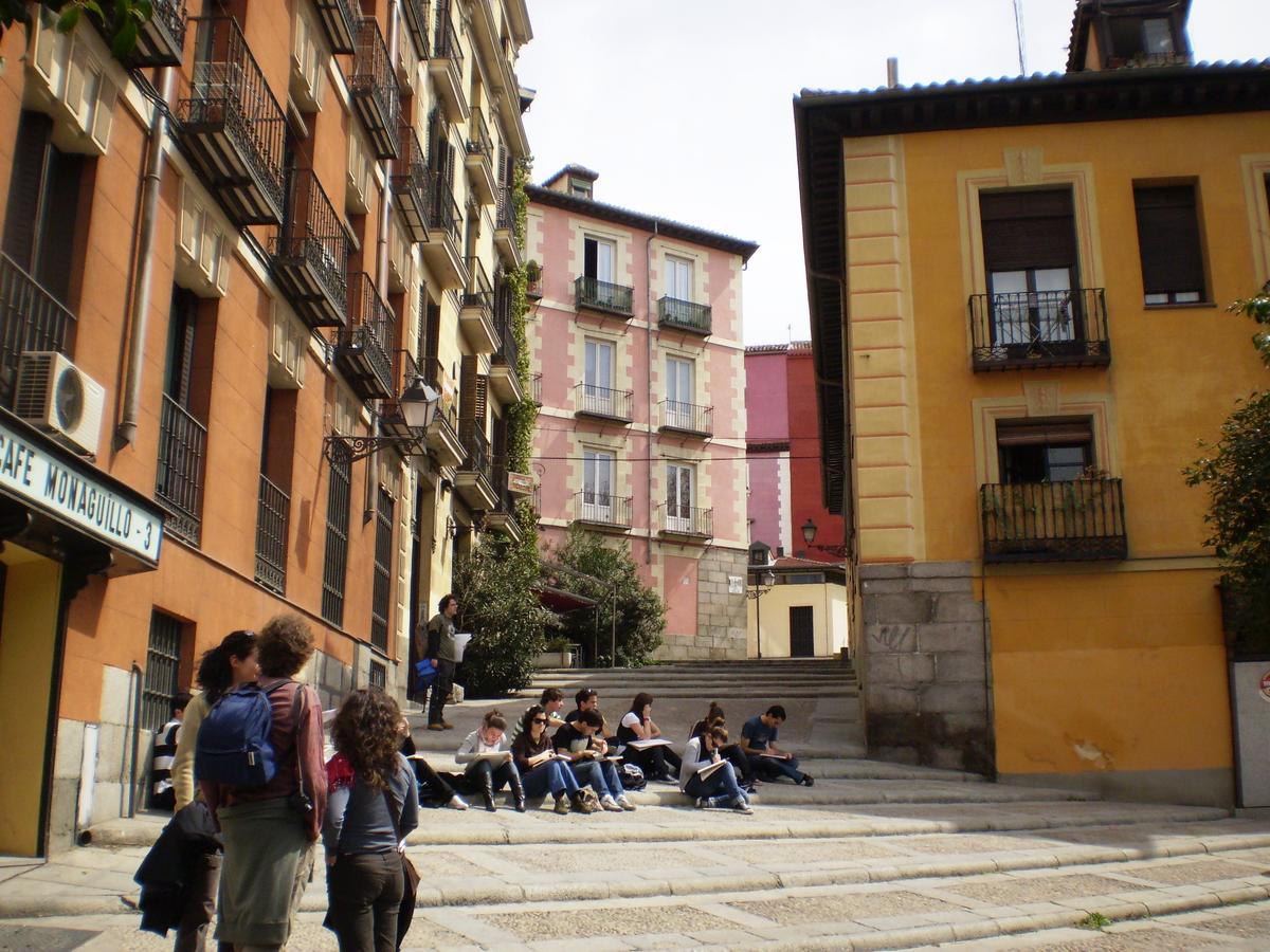 Santa Ana Apartamento Madrid Exterior photo