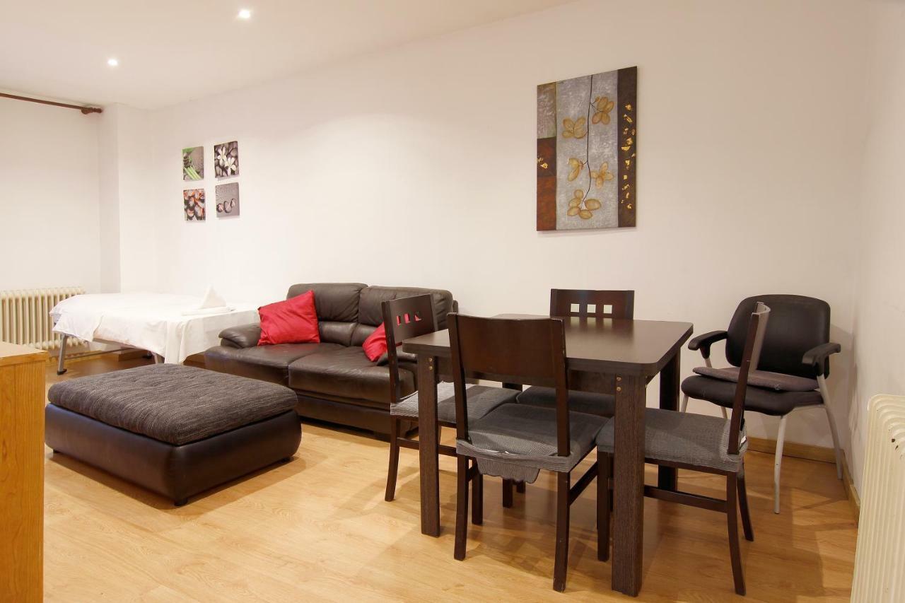 Santa Ana Apartamento Madrid Exterior photo